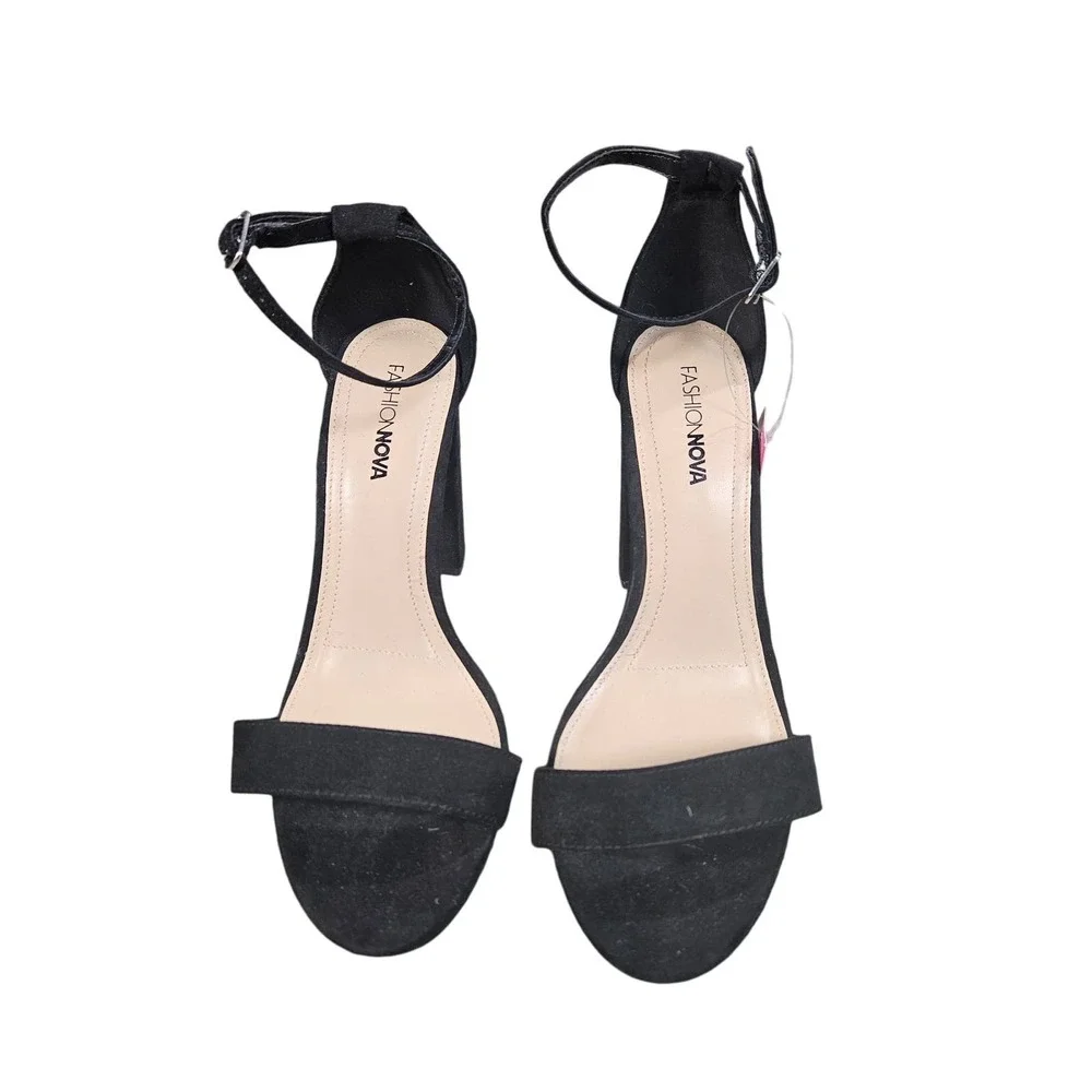 NWT Fashion nova wide pump size 8 black heels
